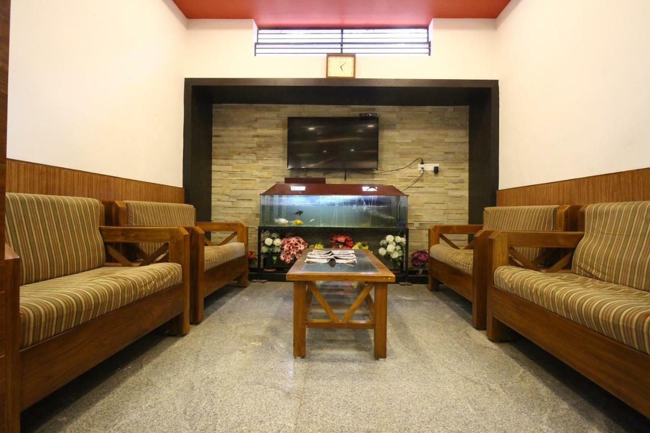 Oyo Flagship 30734 Jeevan Lodge Shimoga Exterior photo